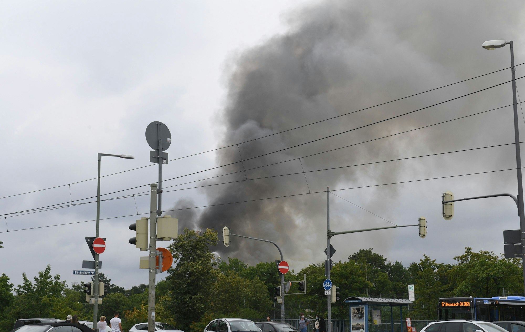 Ein Routineeinsatz für die Feuerwehr (hier ein anderer Einsatz) nahm einen schrecklichen Verlauf.