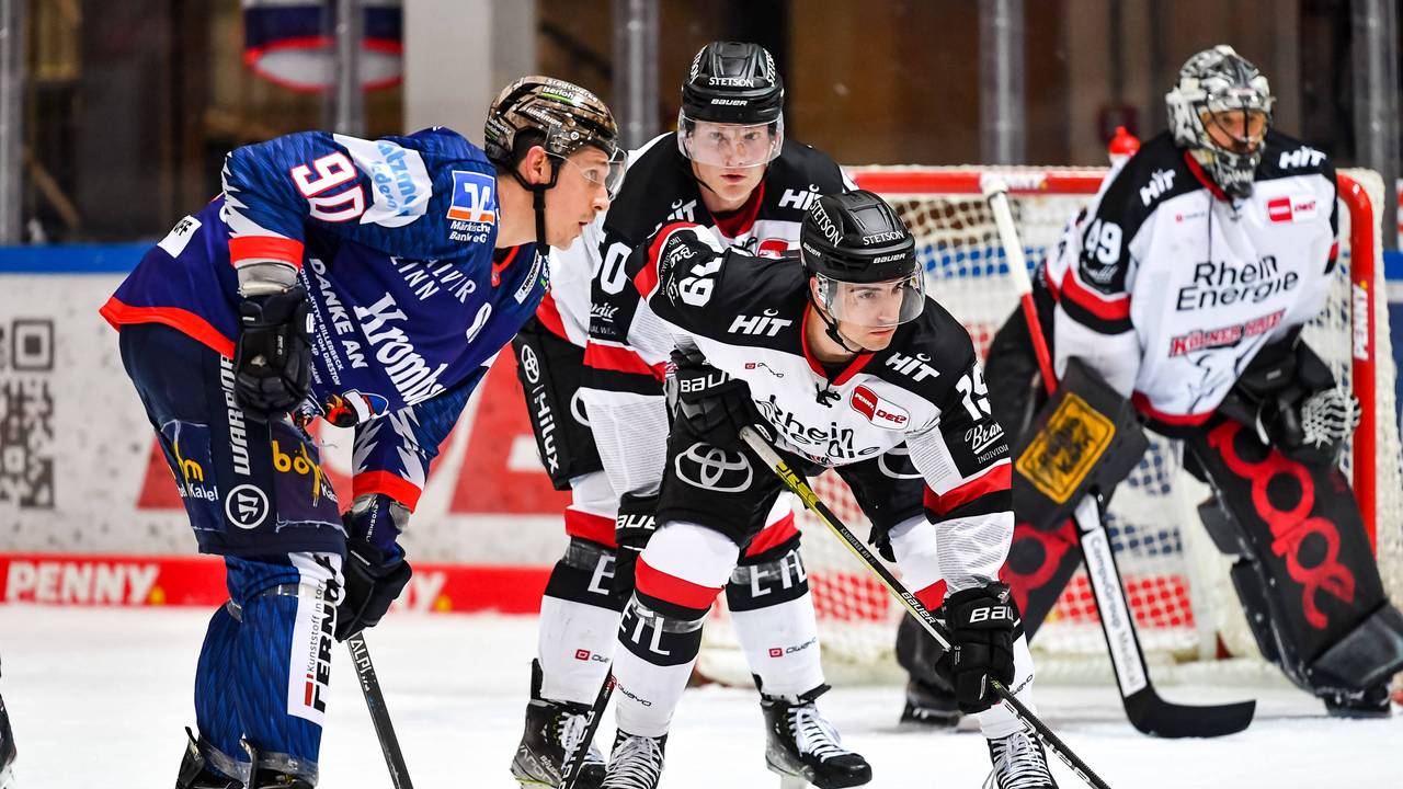 Maximilian Kammerer hat den Puck im Fokus