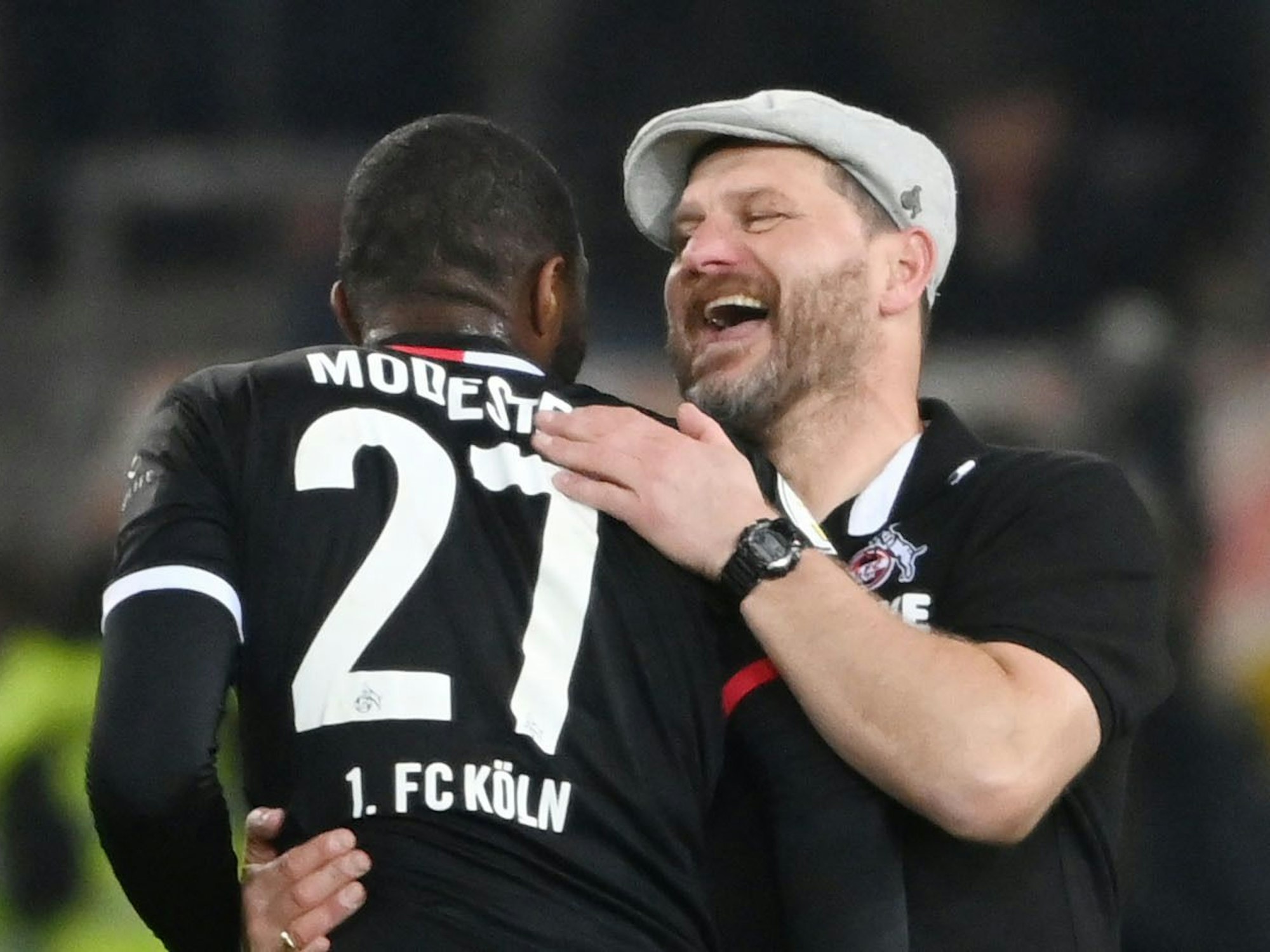 Erfolgsduo: Steffen Baumgart (rechts) und Anthony Modeste feiern gemeinsam das Pokal-Weiterkommen in Stuttgart – inklusive Modeste Doppelpack.