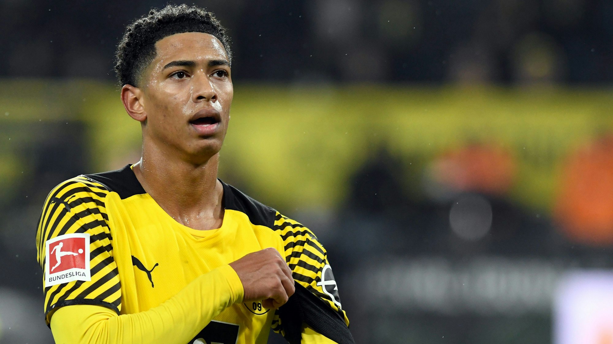 Dortmunds Jude Bellingham reagiert auf den Spielverlauf.