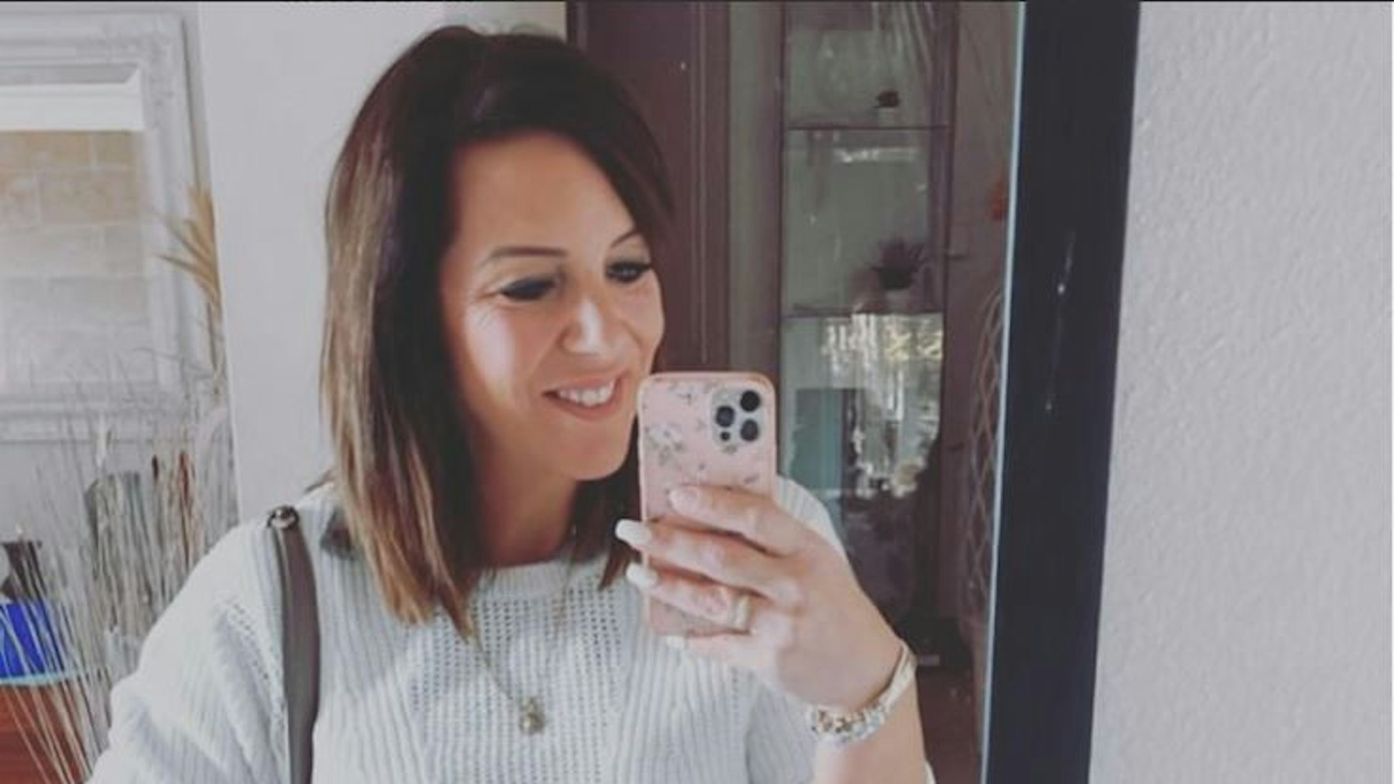 Das Foto zeigt Daniela Danni Büchner lächelnd auf einem Selfie.