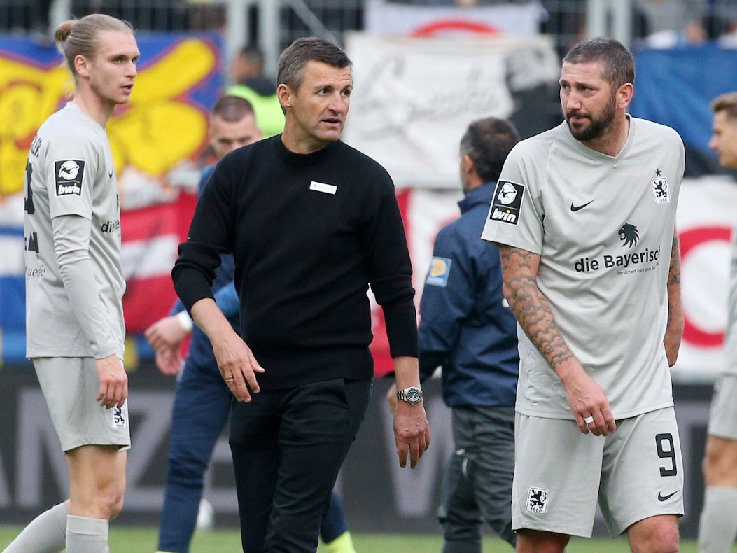 Sascha Mölders und Michael Köllner nach einem Spiel.