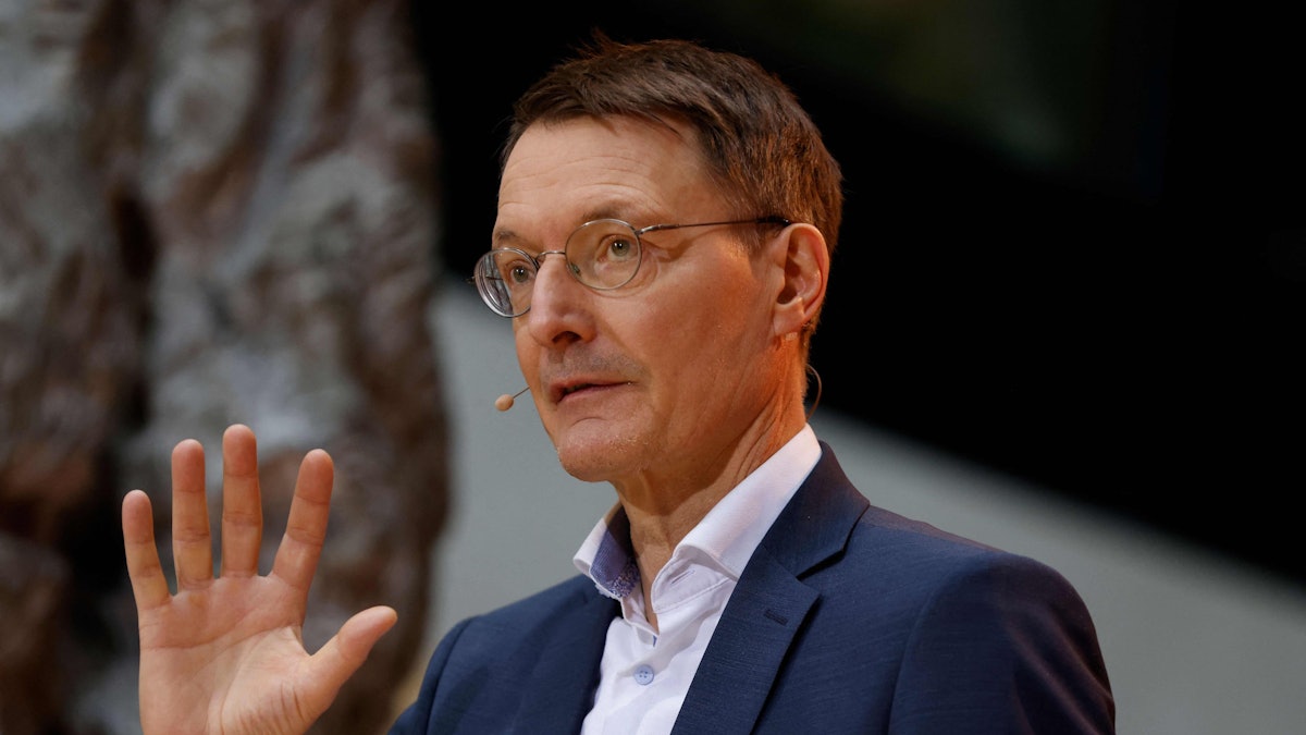 Karl Lauterbach kurz nach der Bekanntgabe seines neuen Postens als Gesundheitsminister am Montag (6. Dezember).