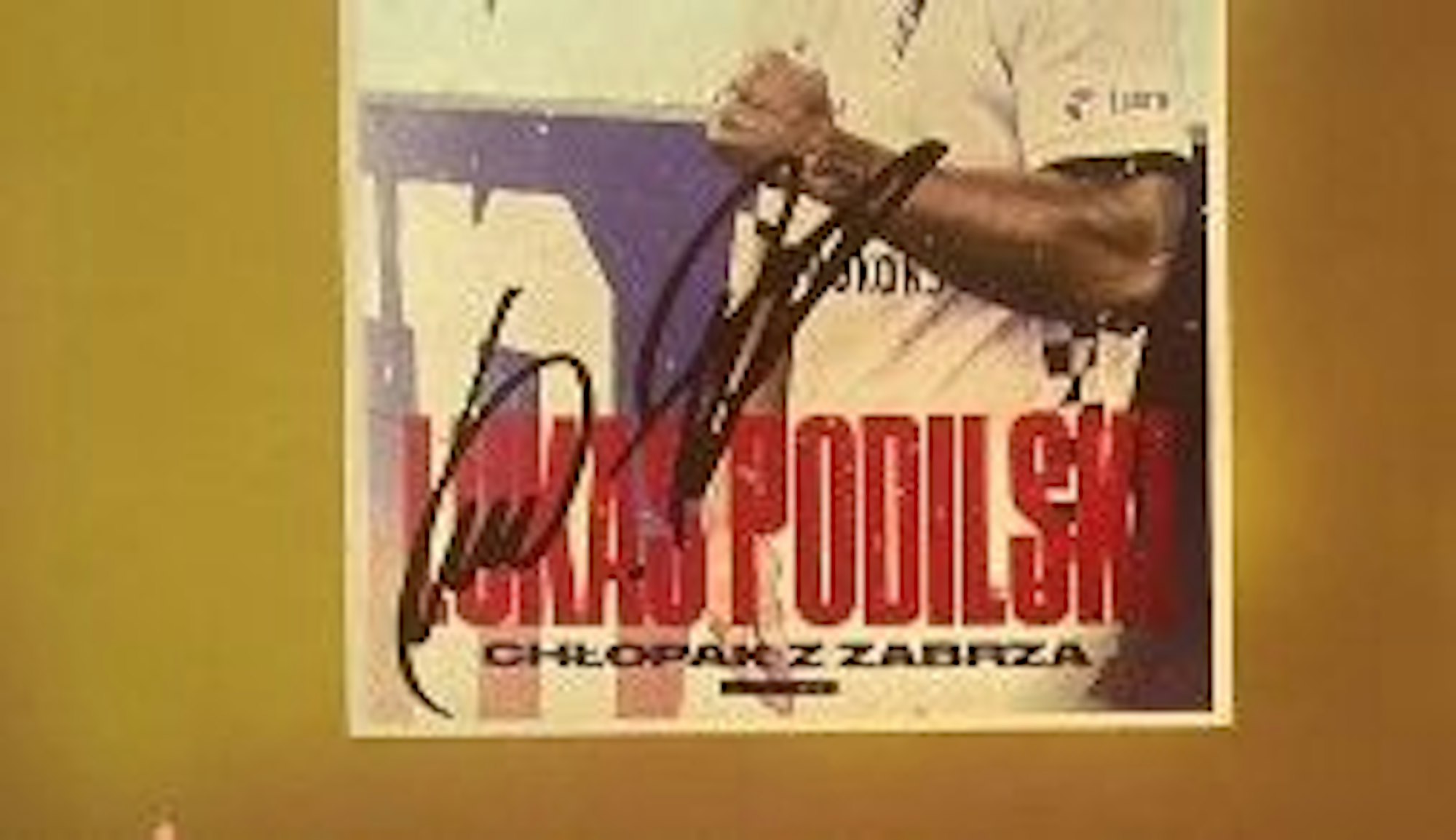 Die Autogrammkarten von Lukas Podolski mit dem Fehler in der Namensschreibung.
