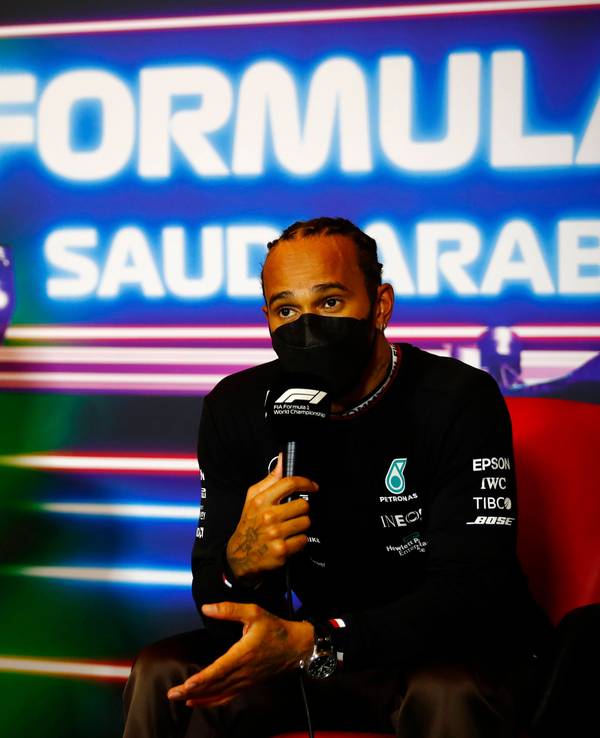 Max Verstappen und Lewis Hamilton bei der Pressekonferenz