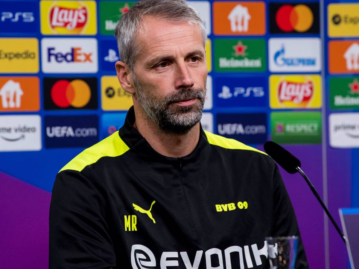 Dortmunds Trainer Marco Rose gibt eine Pressekonferenz.