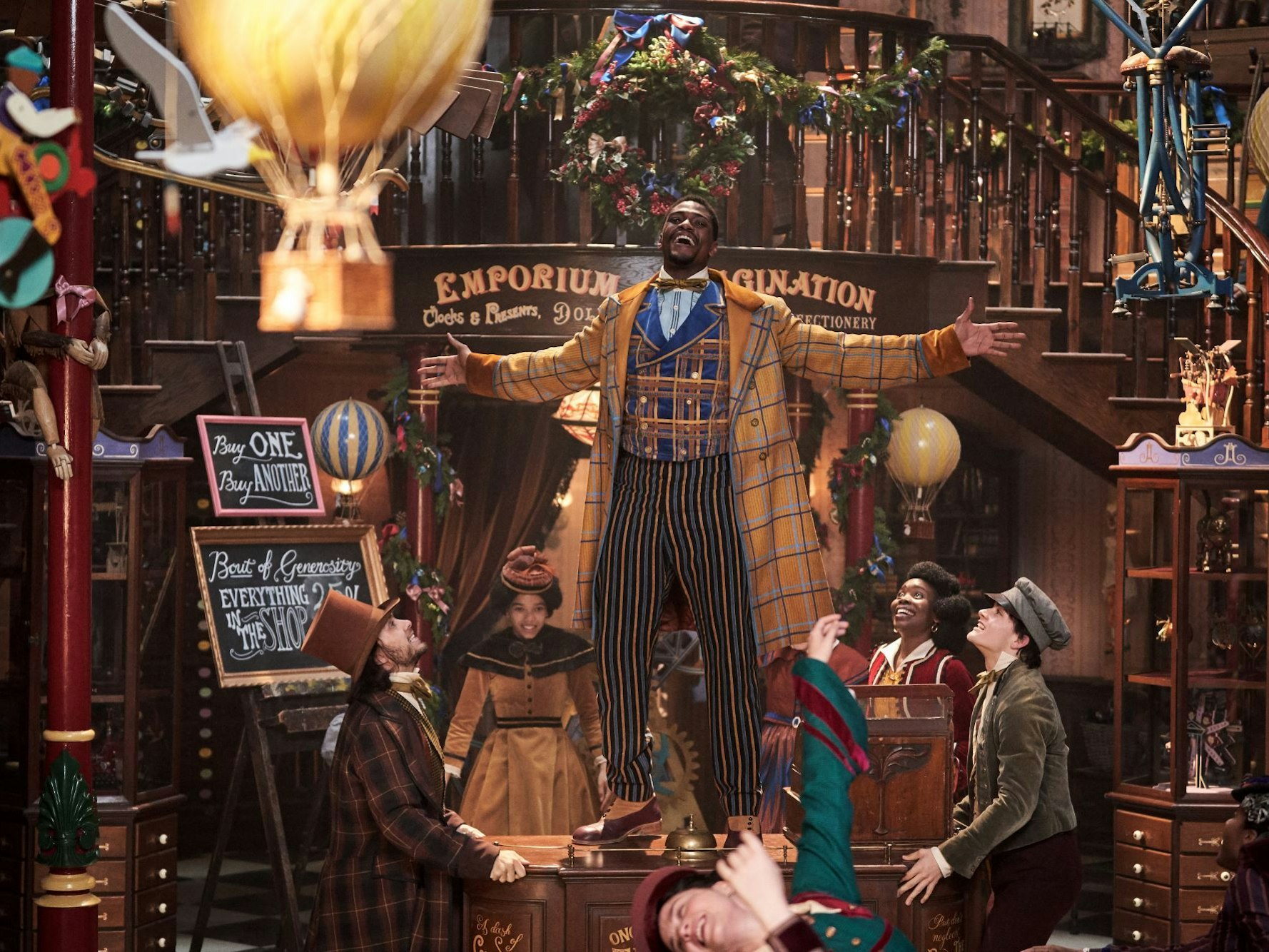 Der Musicalfilm „Jingle Jangle Journey“ sorgt für Weihnachtsstimmung.