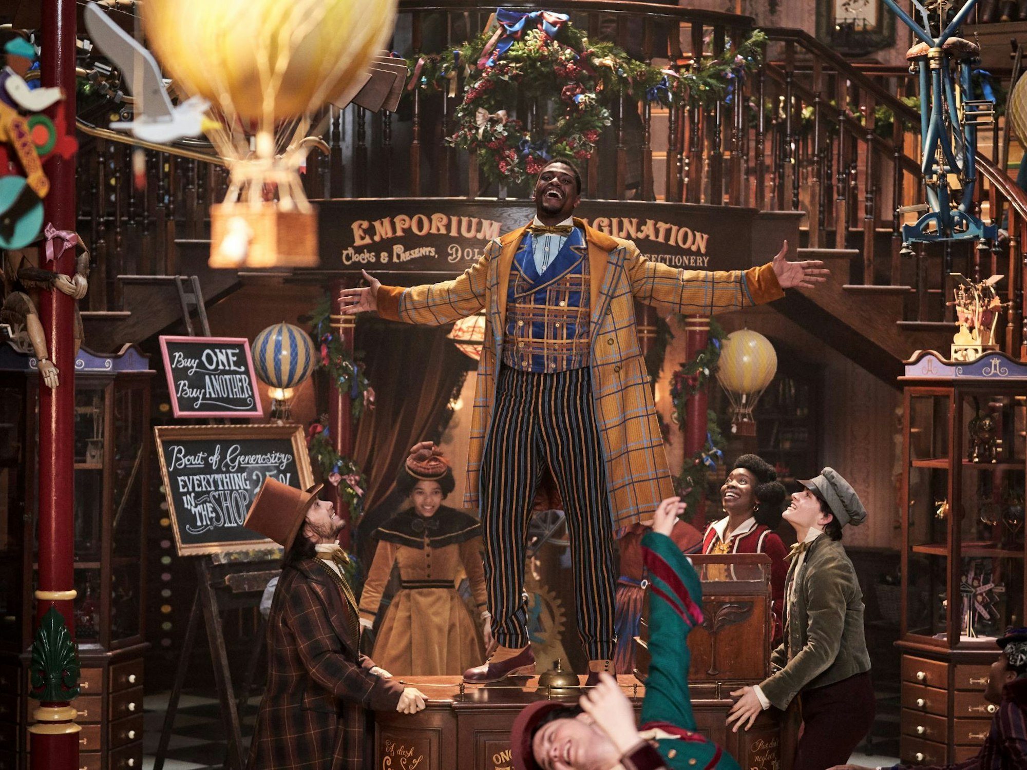 Der Musicalfilm „Jingle Jangle Journey“ sorgt für Weihnachtsstimmung.