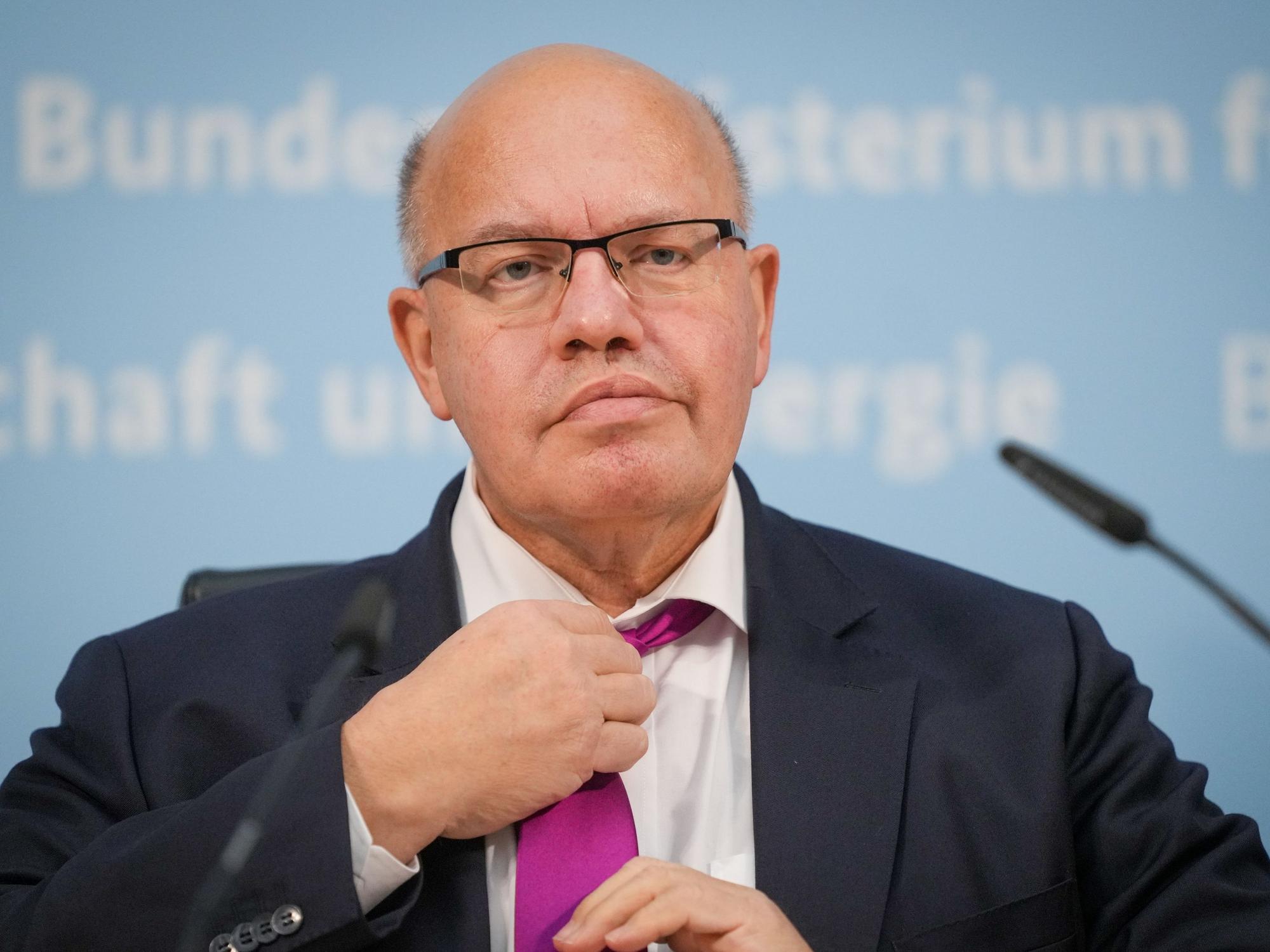 Peter Altmaier hat auf Twitter für Fassungslosigkeit gesorgt. Das Foto zeigt den CDU-Mann bei einer Pressekonferenz im November 2021.