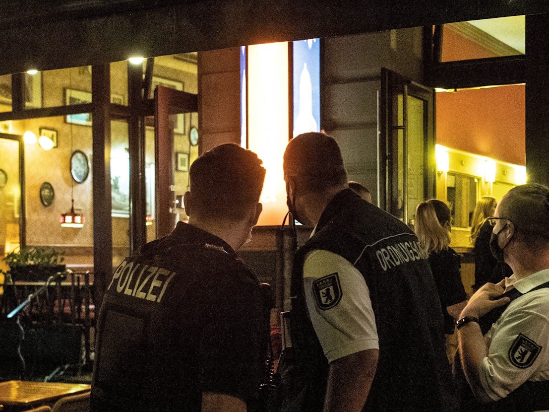 Auch über Bußgelder bei Regelverstößen könnte erneut diskutiert werden (hier ein Symbolfoto von einem Einsatz der Polizei und des Ordnungsamtes).