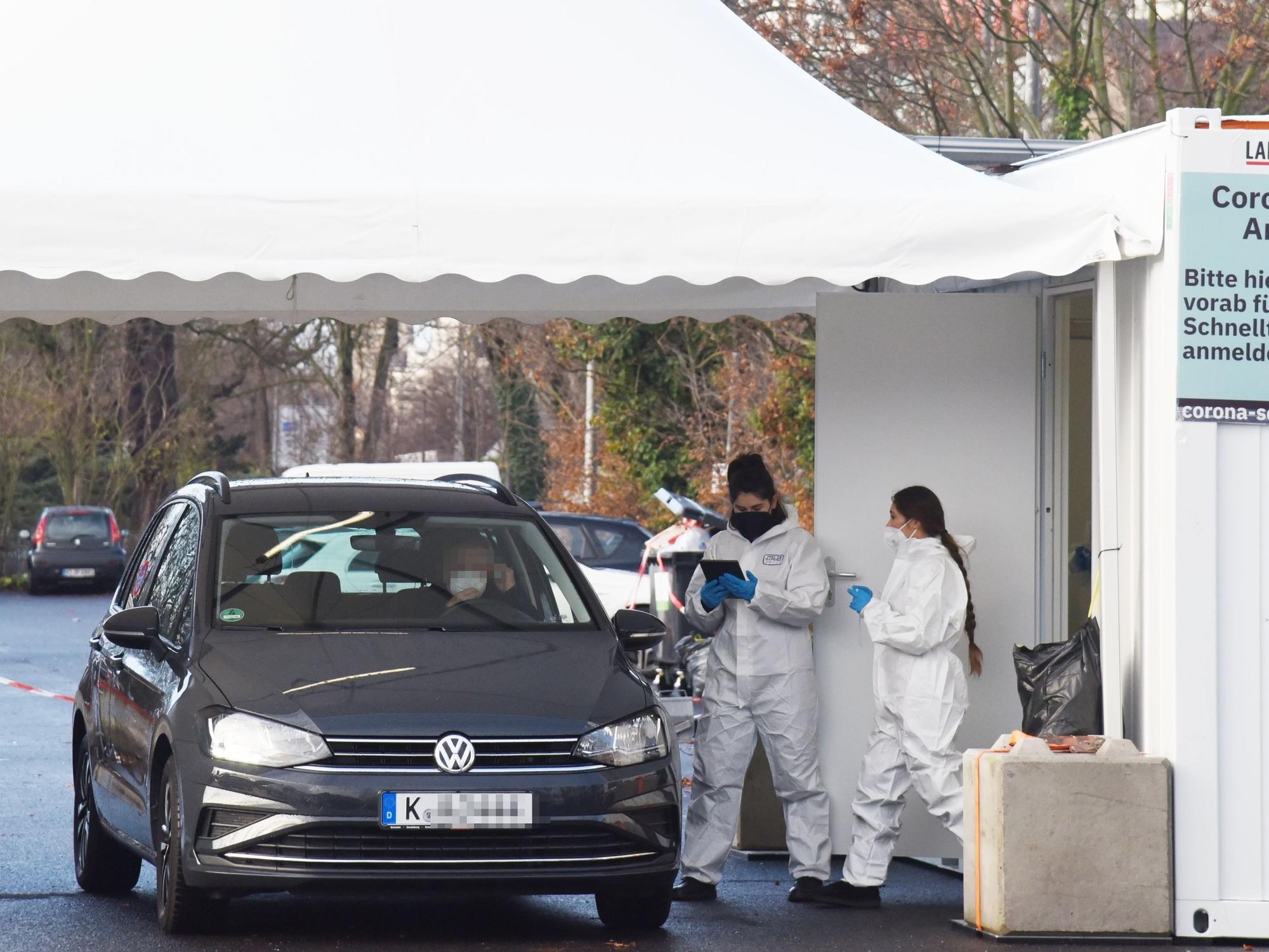 Kostenloser Corona Drive-In Schnelltest auf dem Parkplatz P5 an der Lanxess Arena.