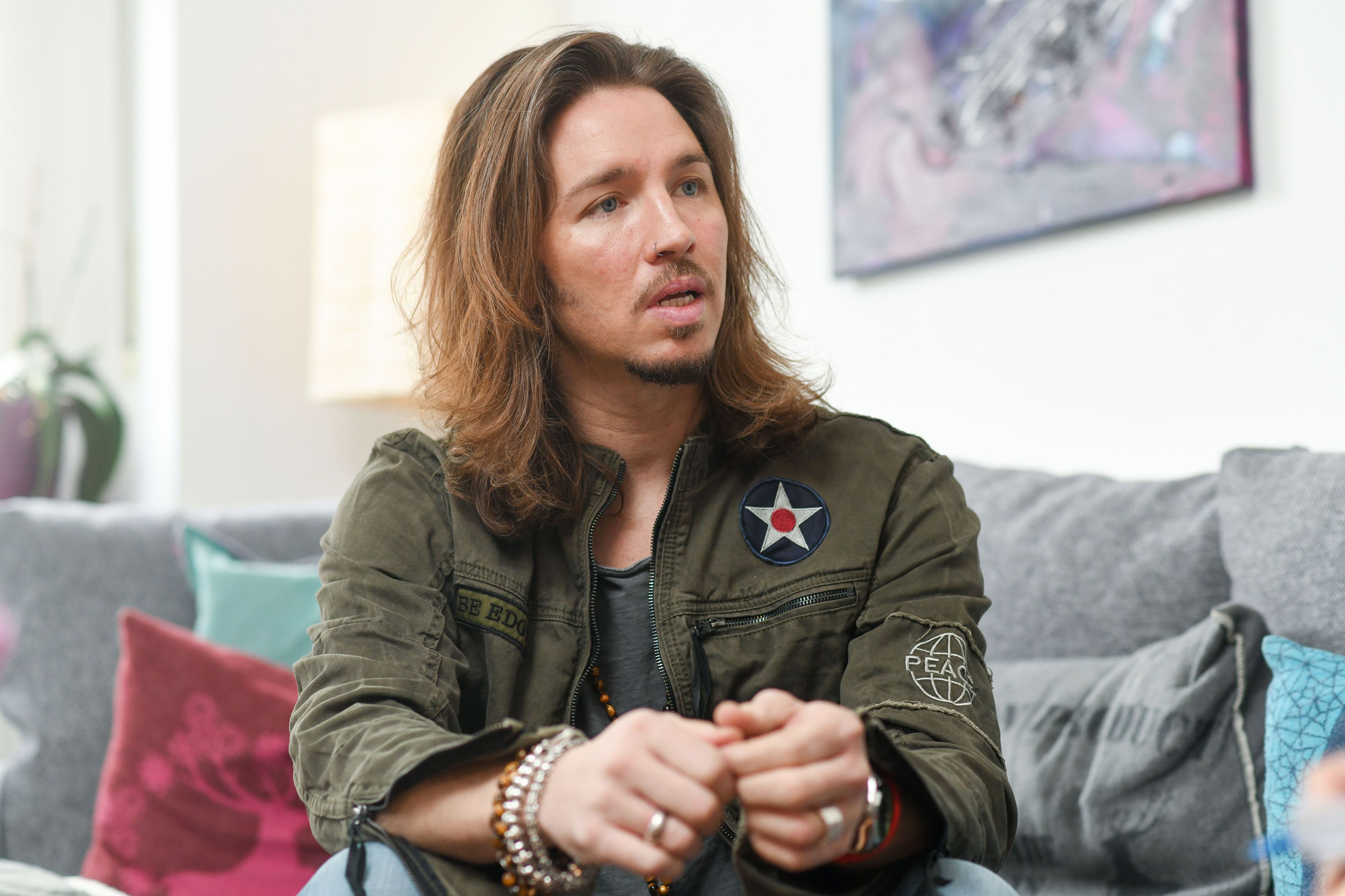 Der Sänger Gil Ofarim gibt im Januar 2020 ein Interview.