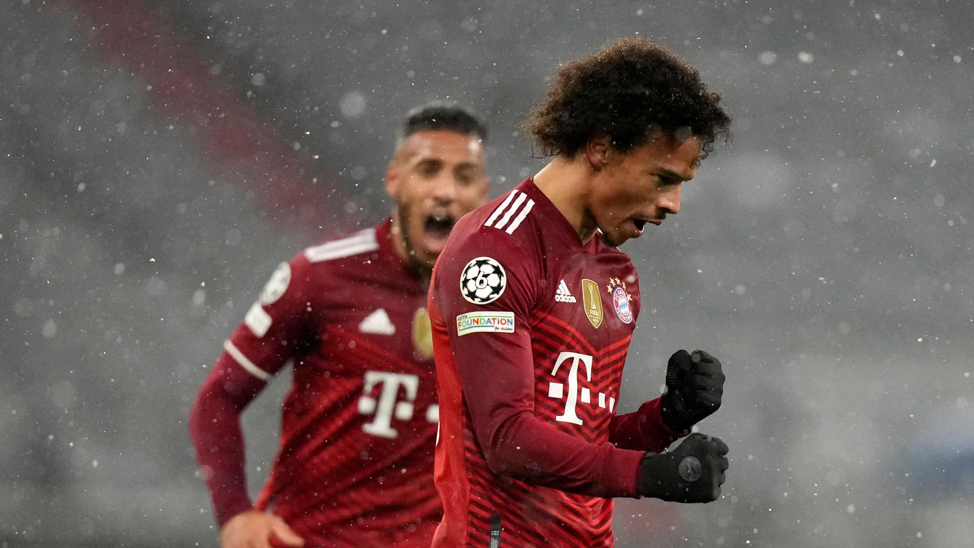 Leroy Sané jubelt über sein Tor gegen den FC Barcelona