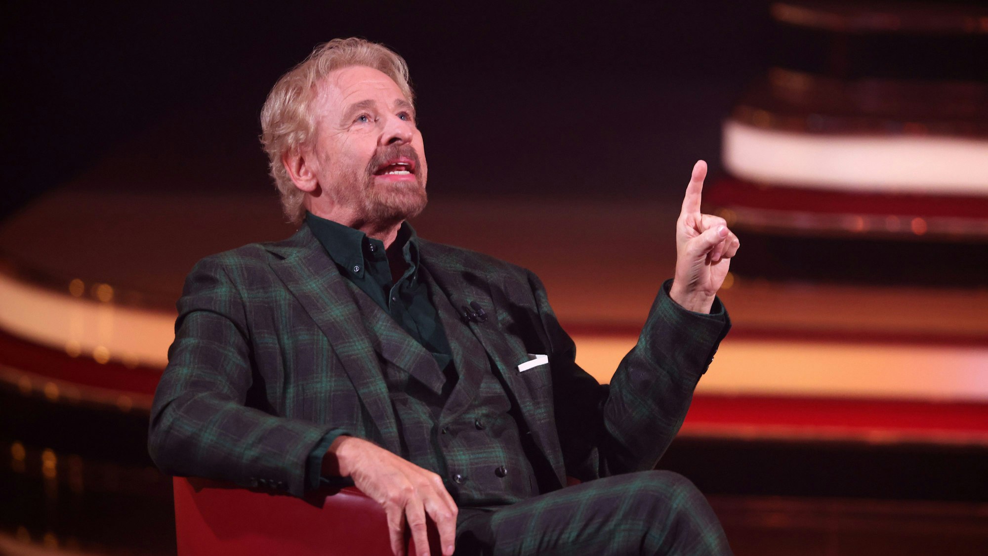 HUERTH, GERMANY - DECEMBER 05: Thomas Gottschalk speaks on stage during the tv show "2021! Menschen, Bilder, Emotionen! - Der grosse RTL Jahresrückblick" on December 05, 2021 in Huerth, Germany. (Photo by Andreas Rentz/Getty Images)