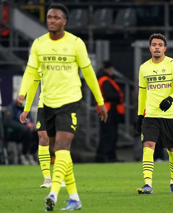 Die Dortmunder Donyell Malen, Marco Reus und Axel Witsel (v.l.).