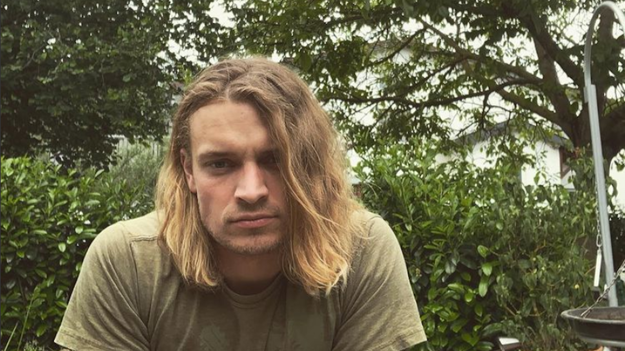 „Bauer sucht Frau“-Kandidat Björn Diefenbach posiert für ein Foto.