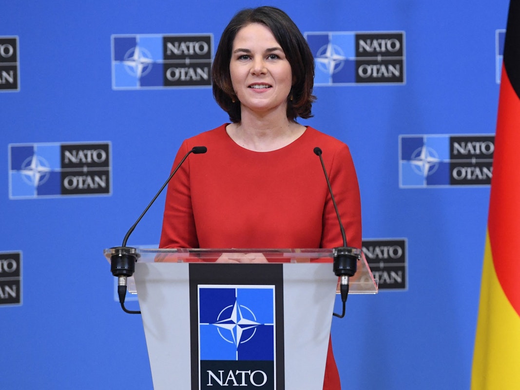 Die neue Bundesaußenministerin Annalena Baerbock (Die Grünen) traf in Brüssel Nato-Generalsekretär Jens Stoltenberg.