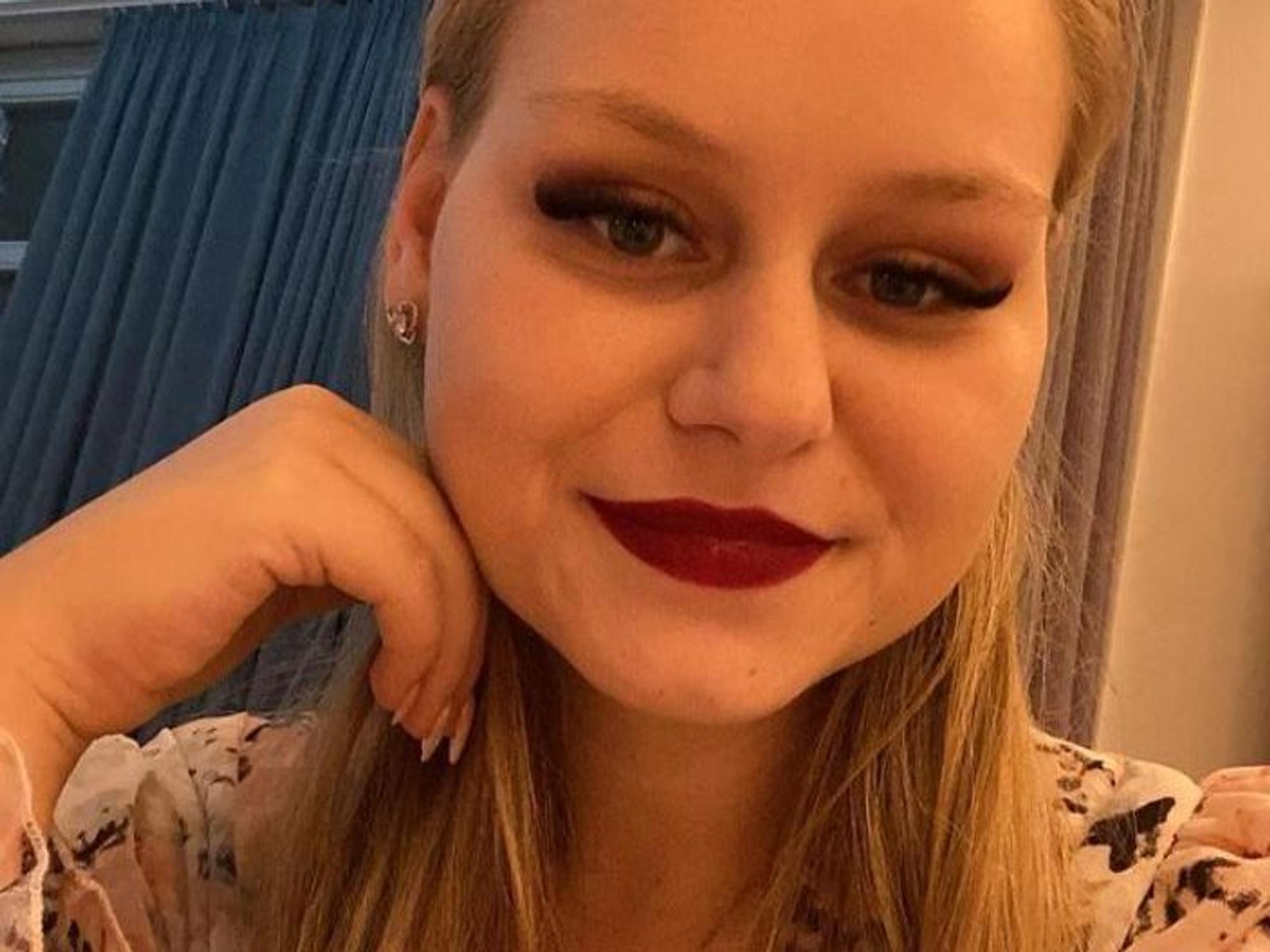 Das Selfie zeigt Sarah-Jane Wollny ganz schlank, veröffentlicht wurde das Foto am 11. November 2021 auf ihrem Instagram-Account.