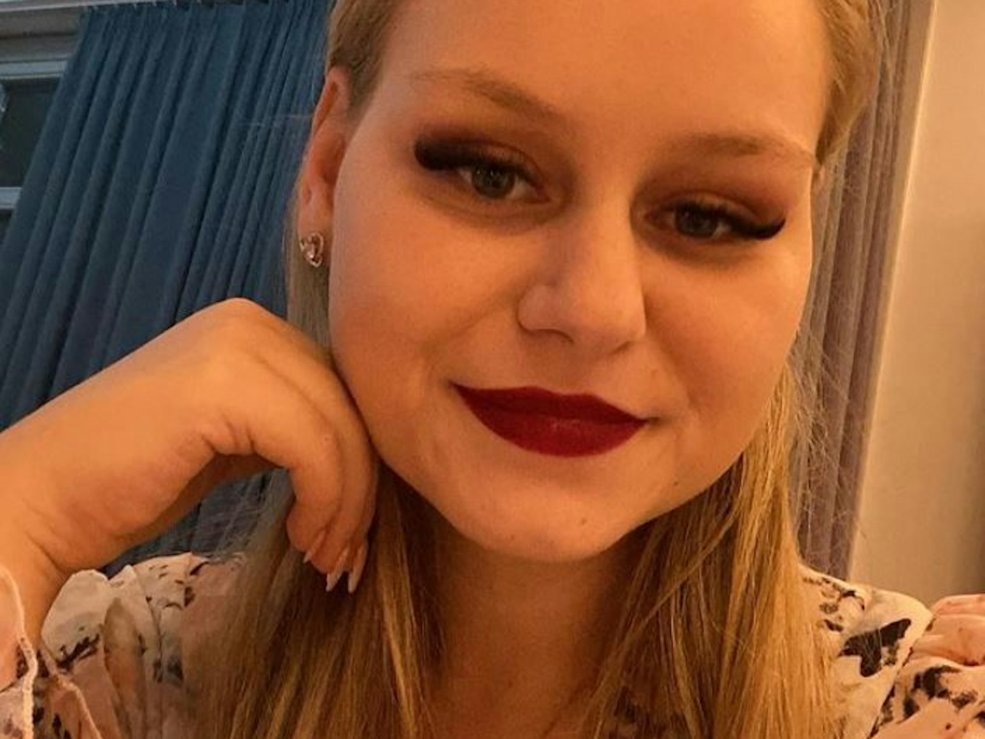 Das Selfie zeigt Sarah-Jane Wollny ganz schlank, veröffentlicht wurde das Foto am 11. November 2021 auf ihrem Instagram-Account.