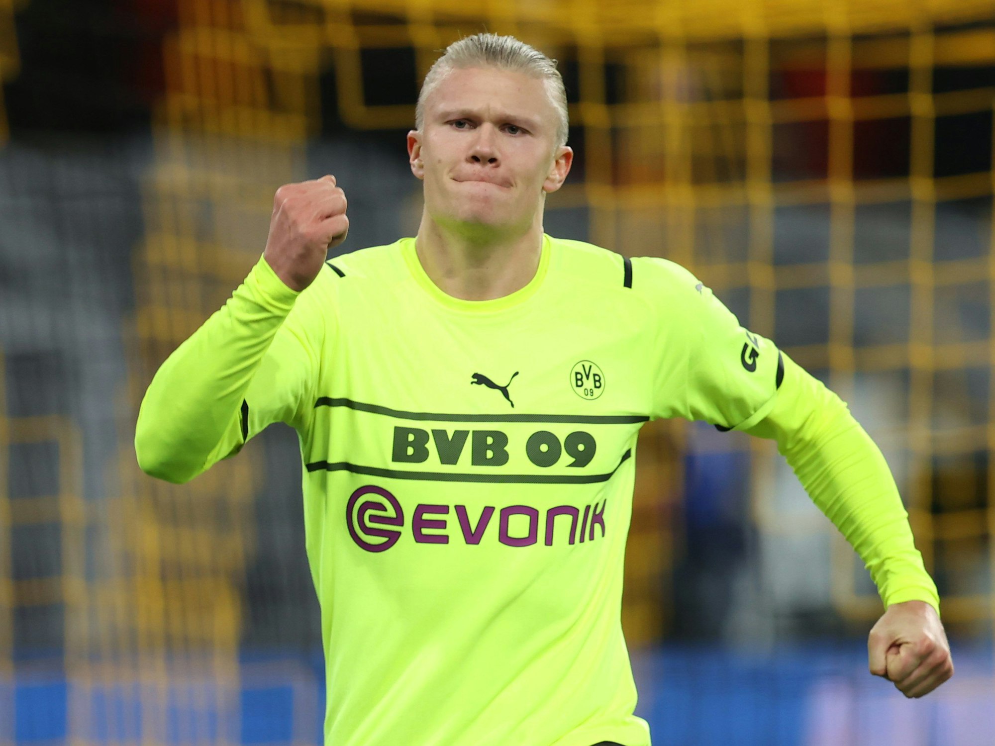 Erling Haaland jubelt über sein Tor.