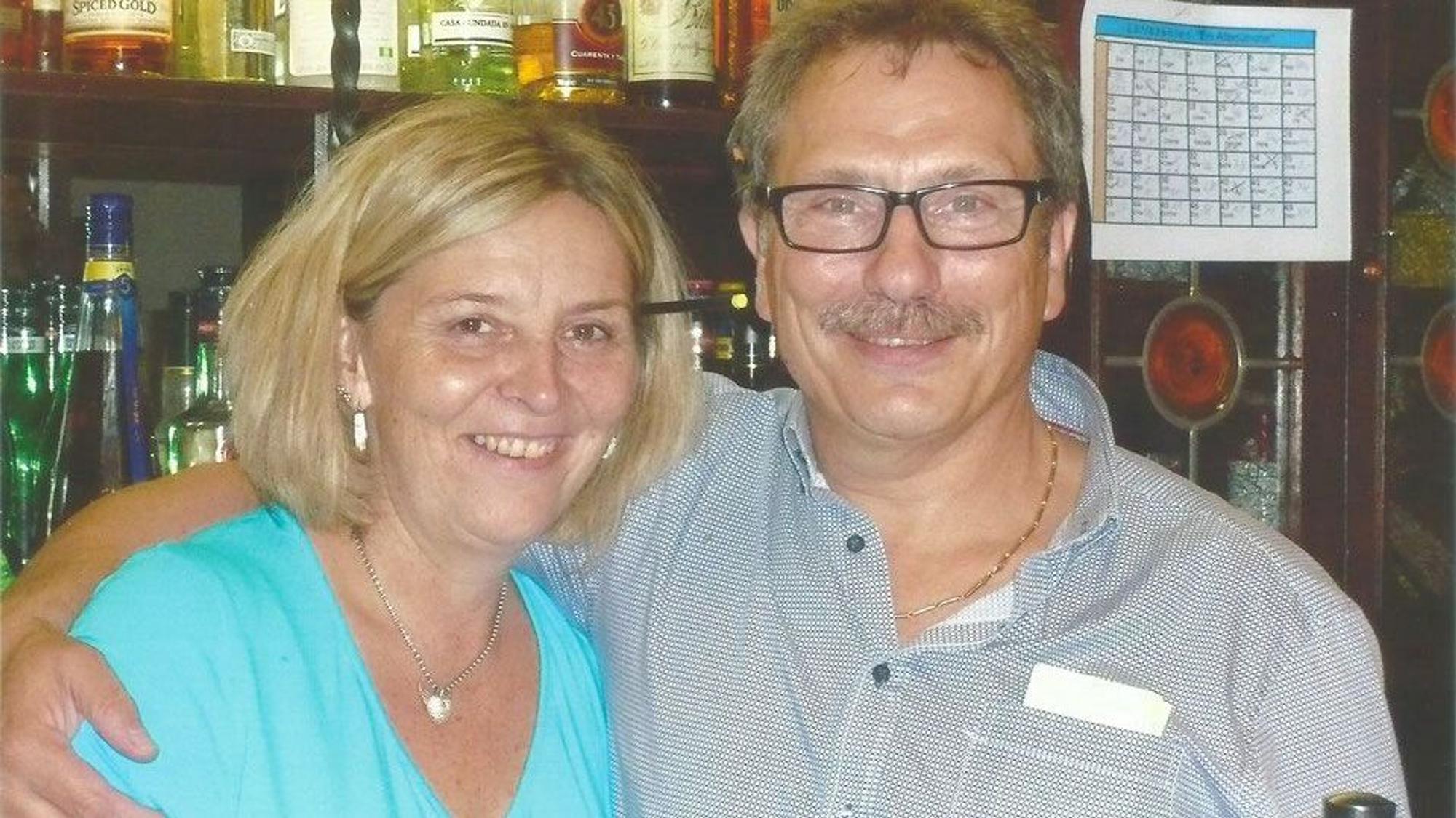 Corona-Test war positiv: Petra und Jupp Engelman aus Köln haben ihre Kneipe in der Ritterstraße geschlossen.