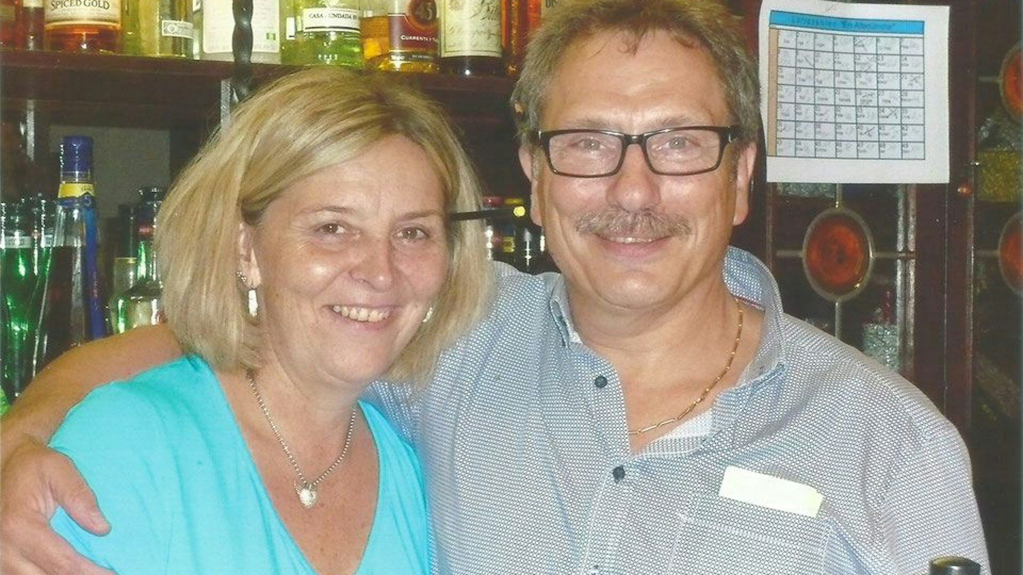 Corona-Test war positiv: Petra und Jupp Engelman aus Köln haben ihre Kneipe in der Ritterstraße geschlossen.