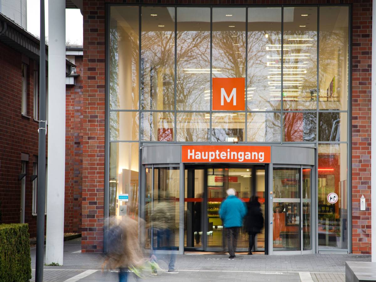 Der Eingang des Krankenhauses Maria Hilf in Mönchengladbach.