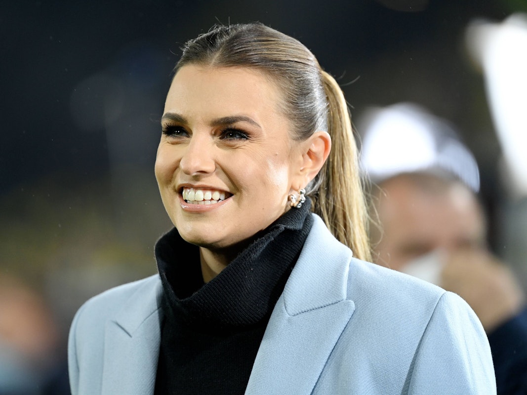 Laura Wontorra im Dortmunder Stadion