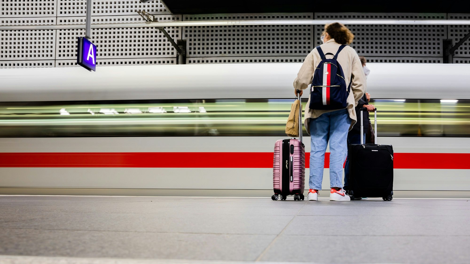 Die Deutsche Bahn (hier ein Symbolfoto) informiert über den geänderten Fahrplan.