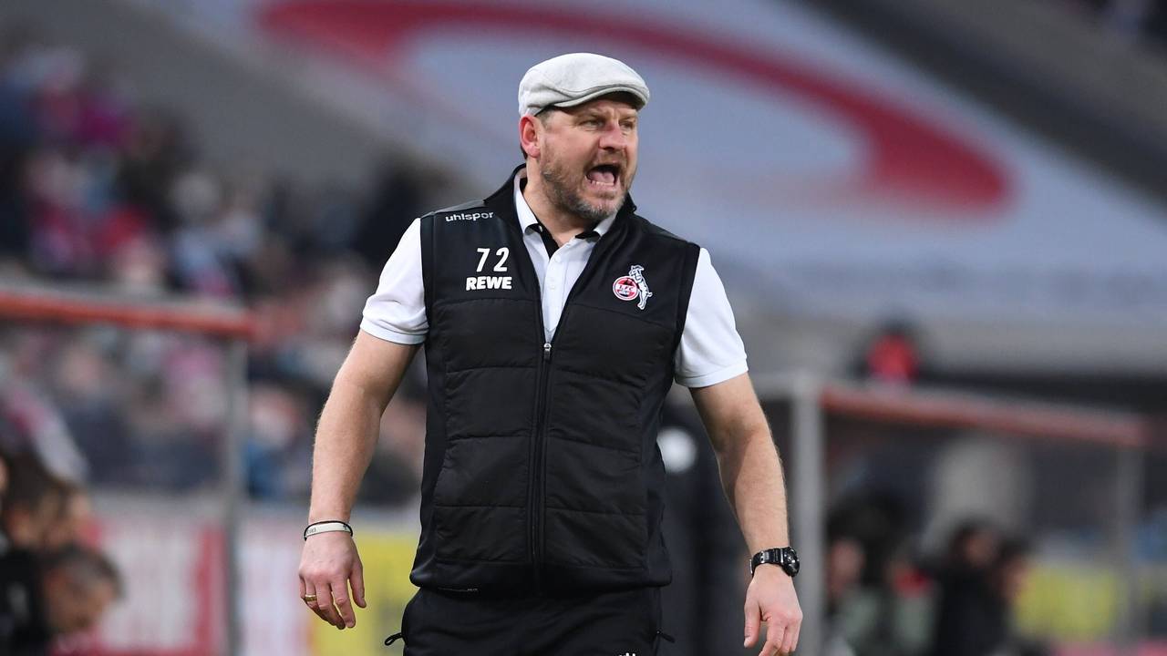 Steffen Baumgart trainiert den 1. FC Köln gegen den FC Augsburg.