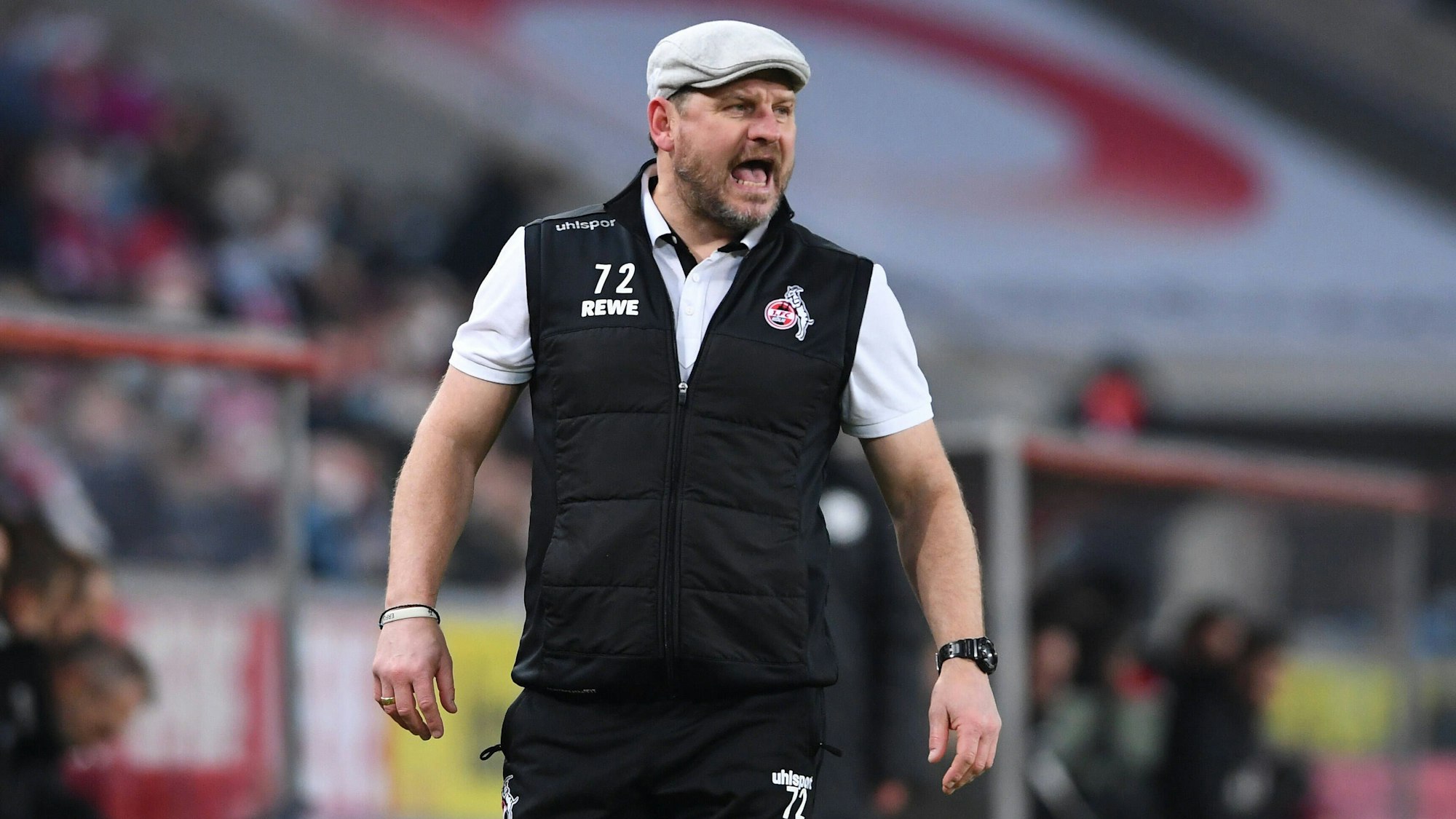 Steffen Baumgart trainiert den 1. FC Köln gegen den FC Augsburg.