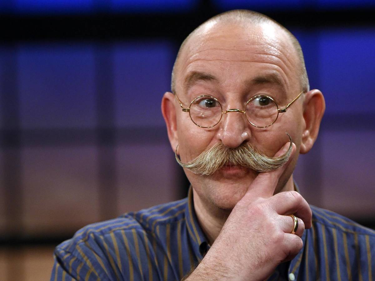 Horst Lichter gestikuliert nach der Aufzeichnung der WDR-Talkschow "Kölner Treff". Horst Lichter hat mit seiner Trödel-Show «Bares für Rares» für das ZDF den Quotensieg am Mittwochabend (22.05.) errungen und die Konkurrenz weit hinter sich gelassen. Im Schnitt schalteten 6,35 Millionen Zuschauer ein, was einem Marktanteil von 22,8 Prozent entsprach. (zu dpa "Trödel statt Grundgesetz: ZDF-Show siegt gegen ARD-Format") +++ dpa-Bildfunk +++