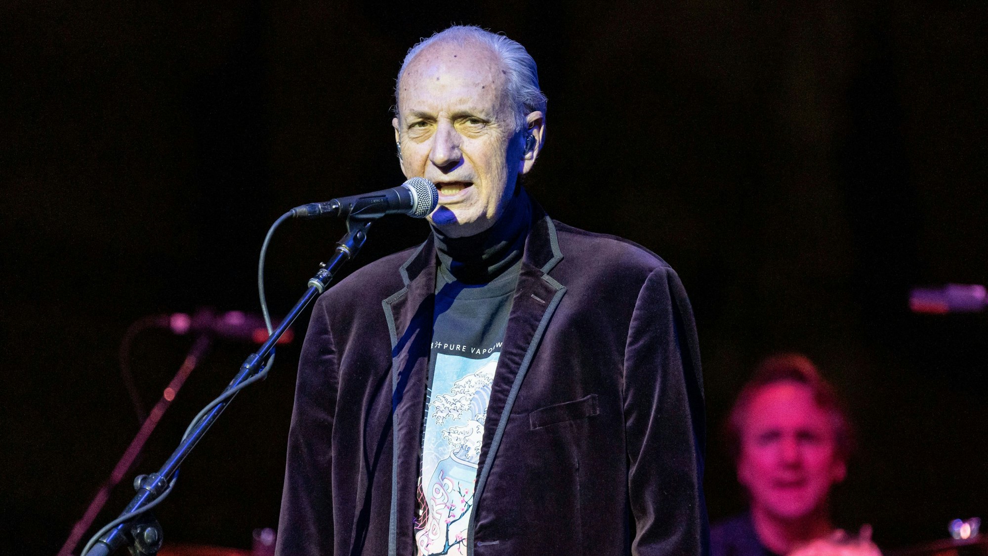 Musiker Michael Nesmith (The Monkees) singt am 5. November 2021 in Rosemont.
