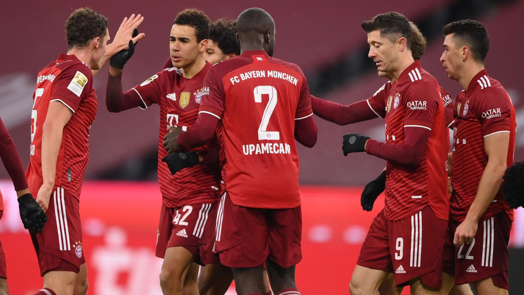 Bayern München bejubelt ein Tor gegen Mainz 05 in der Bundesliga.