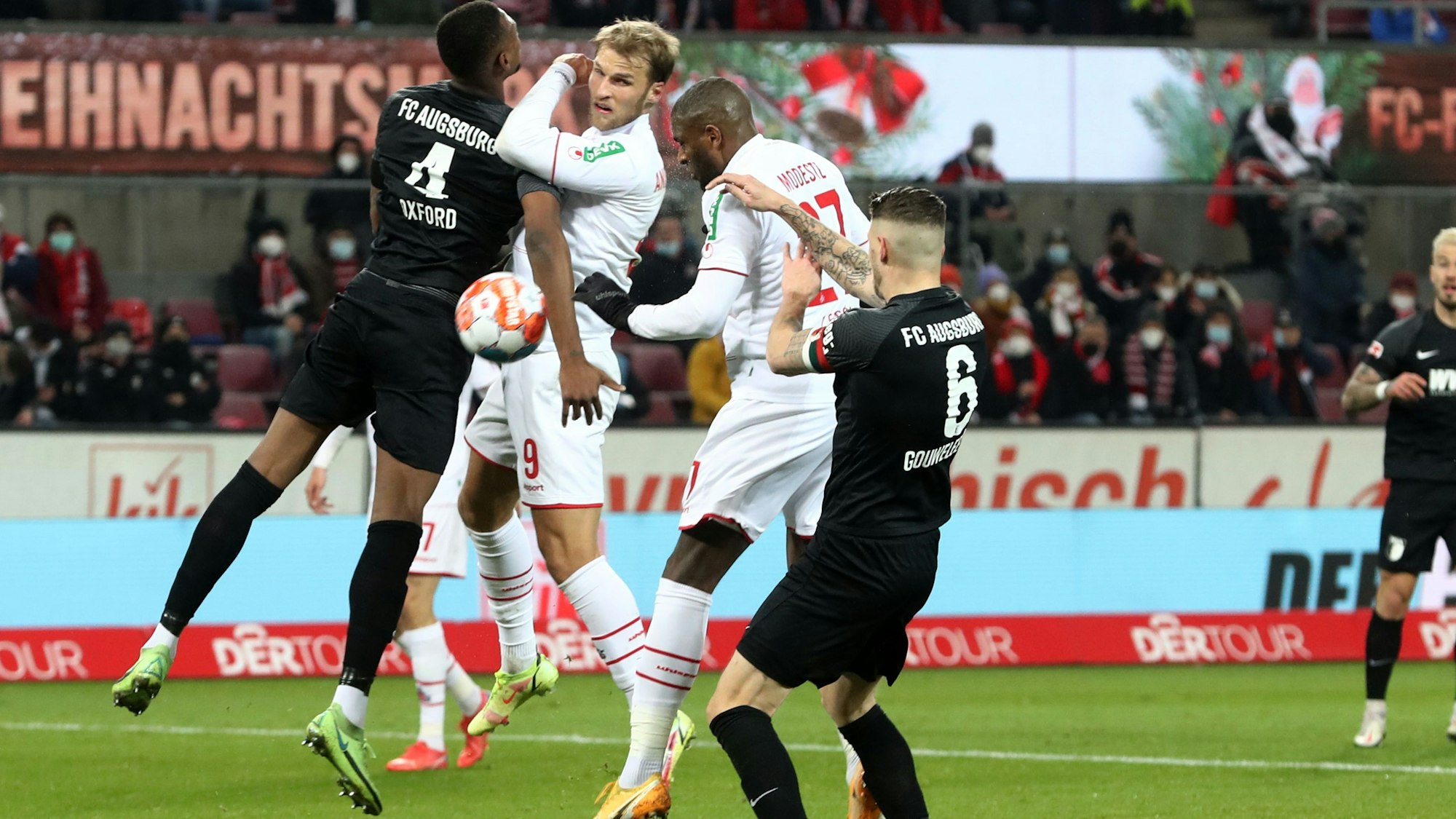 Sebastian Andersson und Anthony Modeste spielen gegen den FC Augsburg.