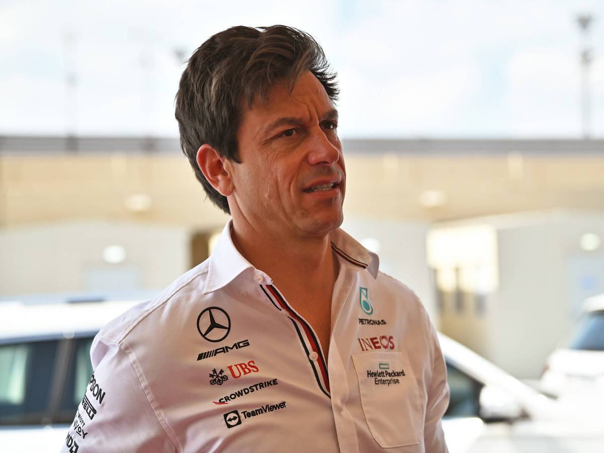 Toto Wolff beim Rennen in Abu Dhabi
