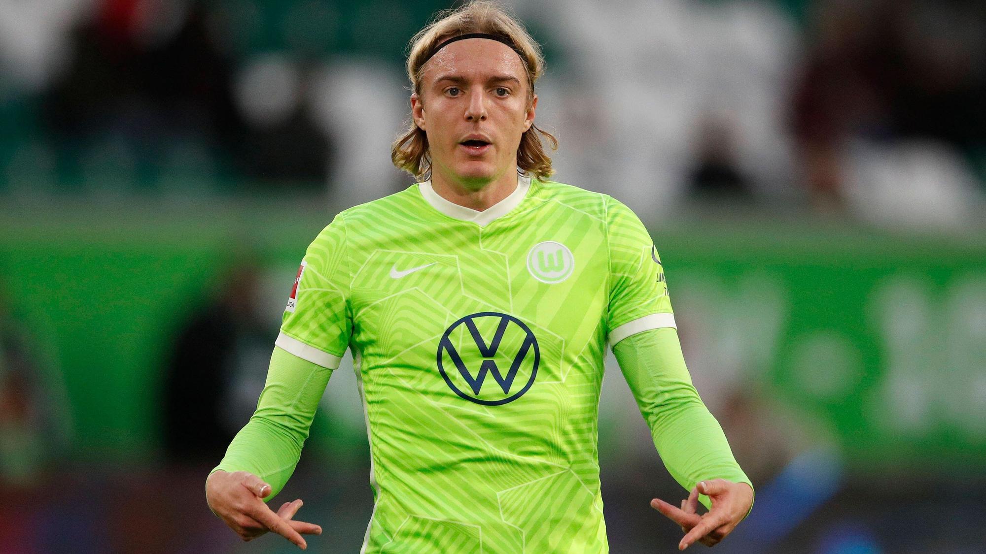 Sebastiaan Bornauw spielt für den VfL Wolfsburg gegen den FC Augsburg.
