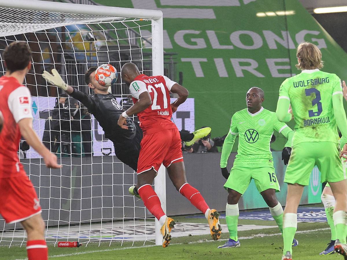 Anthony Modeste erzielt das 1:1 für den FC am 14. Dezember 2021 in Wolfsburg.