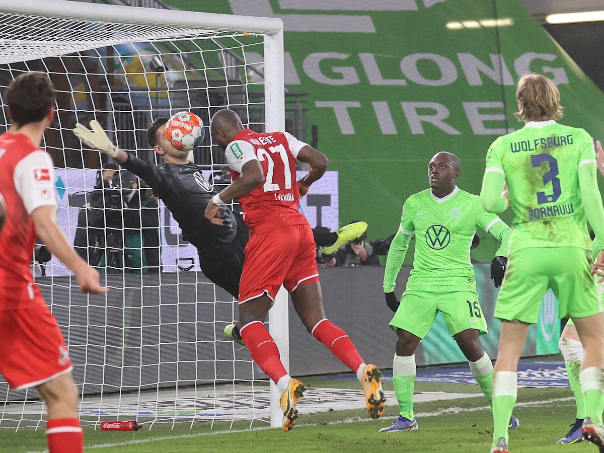 Anthony Modeste erzielt das 1:1 für den FC am 14. Dezember 2021 in Wolfsburg.