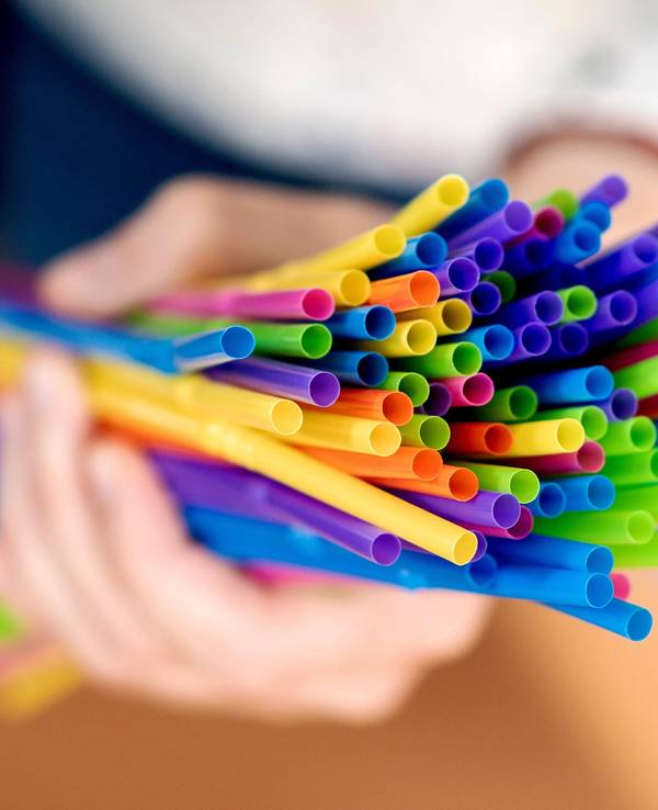 Trinkhalme aus Plastik: Im Centershop (einen großen Discount-Unternehmen) gibt es einen Rückruf. Unser Symbolbild wurde 2021 geschossen.