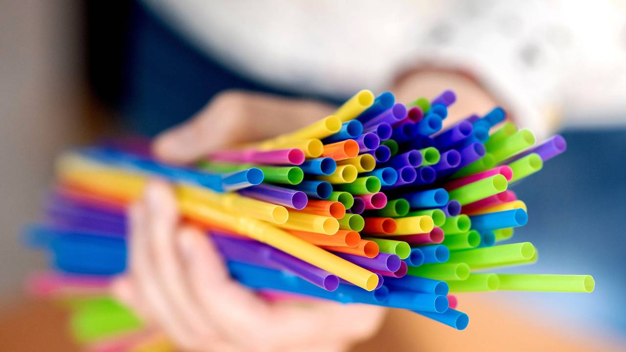 Trinkhalme aus Plastik: Im Centershop (einen großen Discount-Unternehmen) gibt es einen Rückruf. Unser Symbolbild wurde 2021 geschossen.