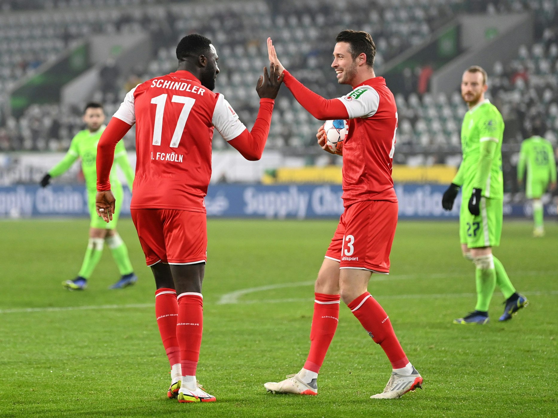 Mark Uth und Kingsley Schindler jubeln für den 1. FC Köln
