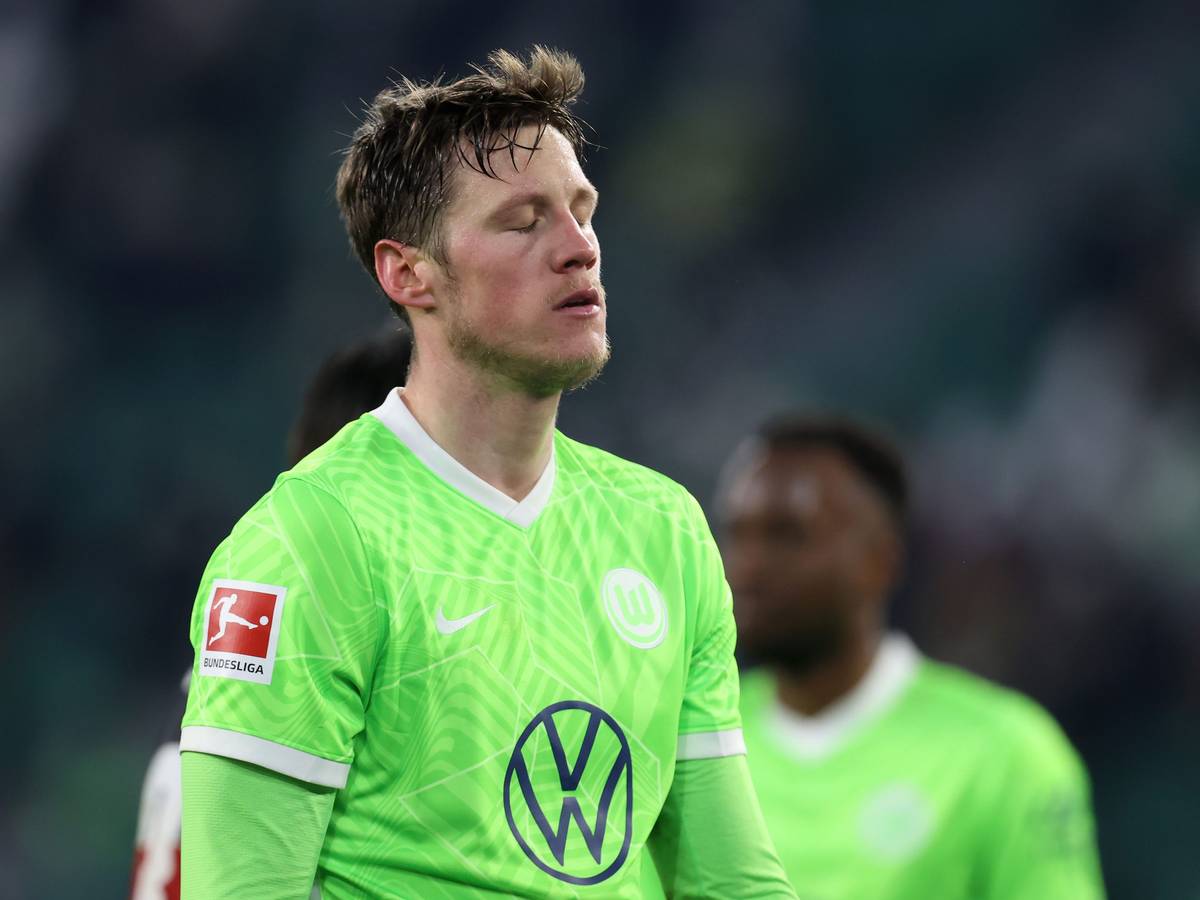 Wout Weghorst enttäuscht im Spiel gegen den 1. FC Köln