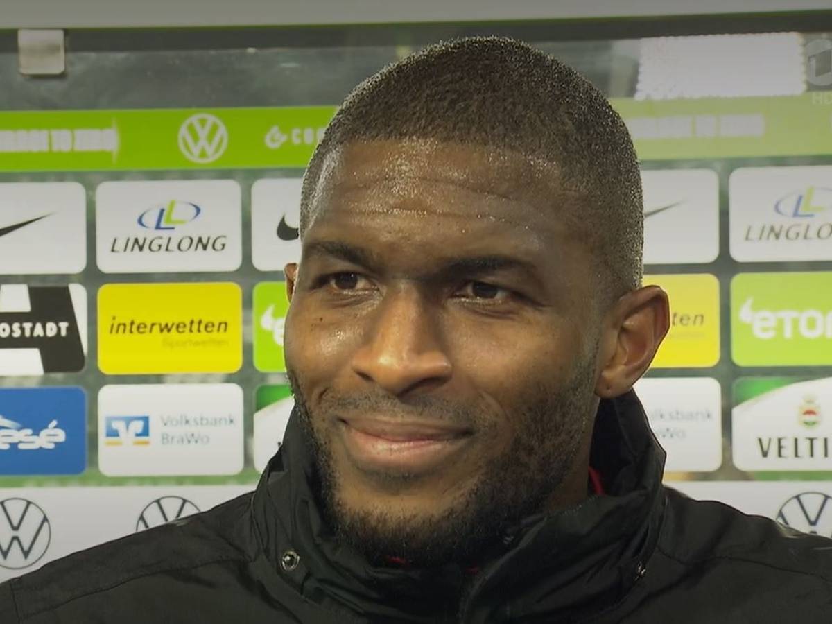 Anthony Modeste gibt ein Interview bei der Sportschau.