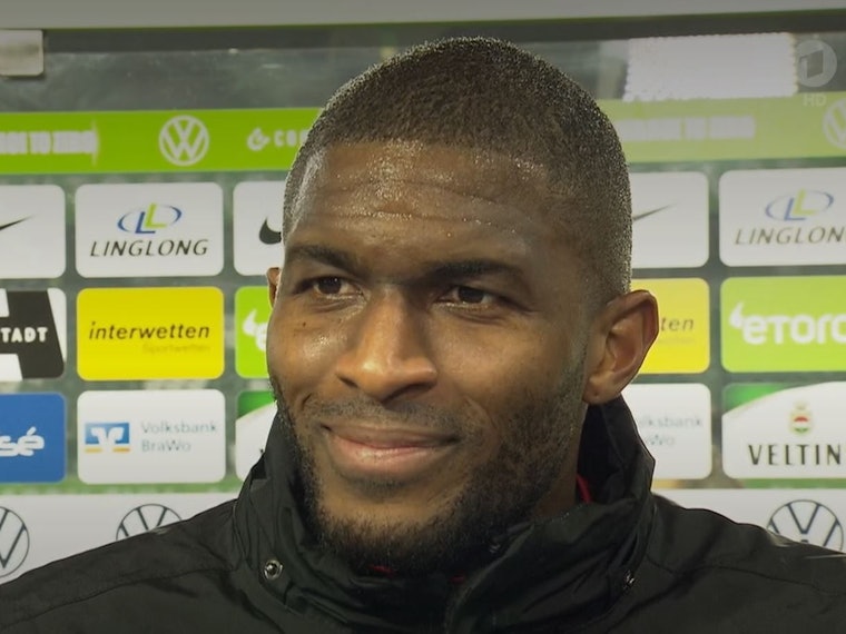 Anthony Modeste gibt ein Interview bei der Sportschau.