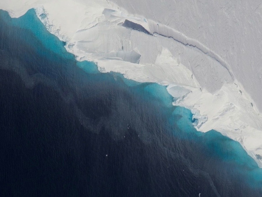 Der Thwaites-Gletscher auf einer undatierten Aufnahme, die aus der Luft gemacht wurde. Forscher haben vor einem „dramatischen Wandel“ an dem gigantischen Gletscher gewarnt.