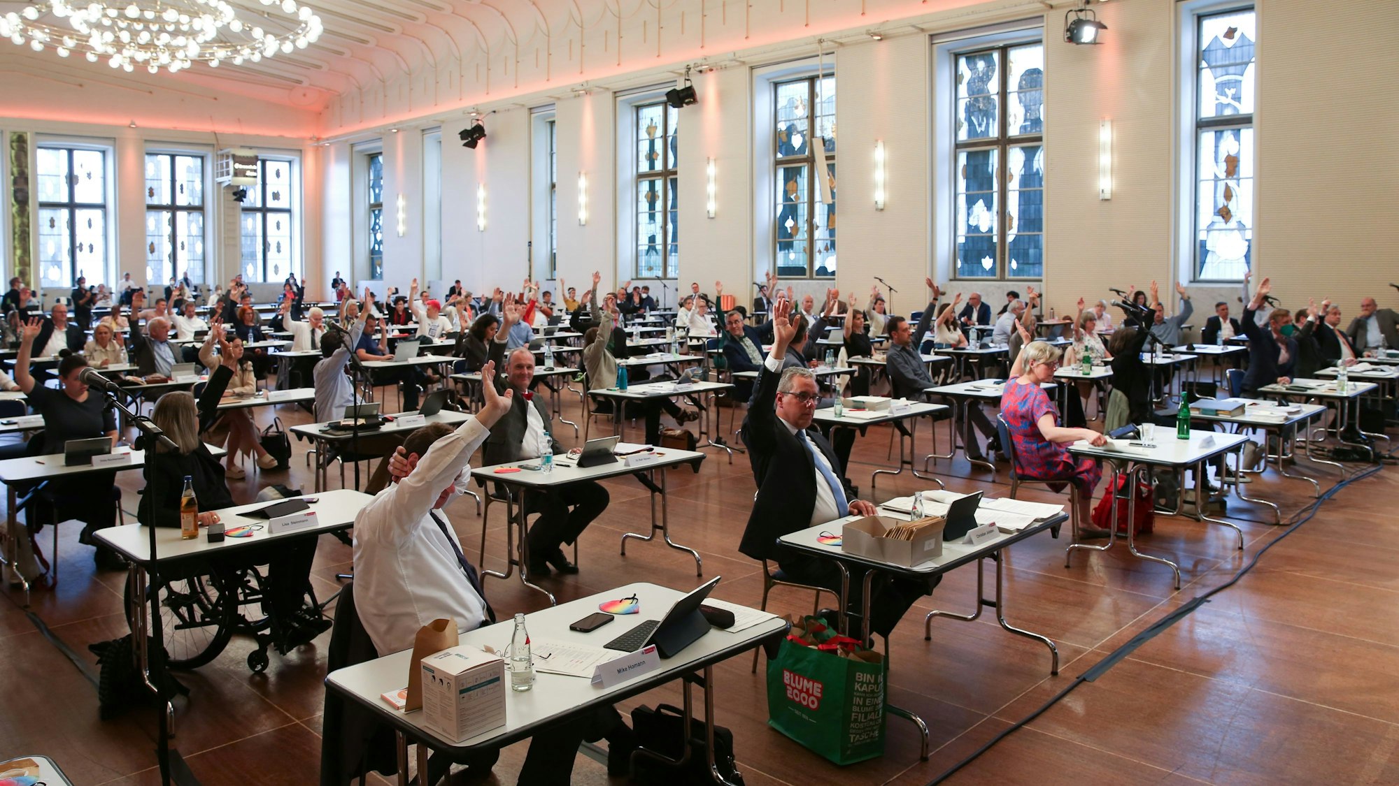 24.06.2021
Köln:
Ratssitzung mit Neuwahl von drei Dezernenten im Gürzenich
Foto: Martina Goyert