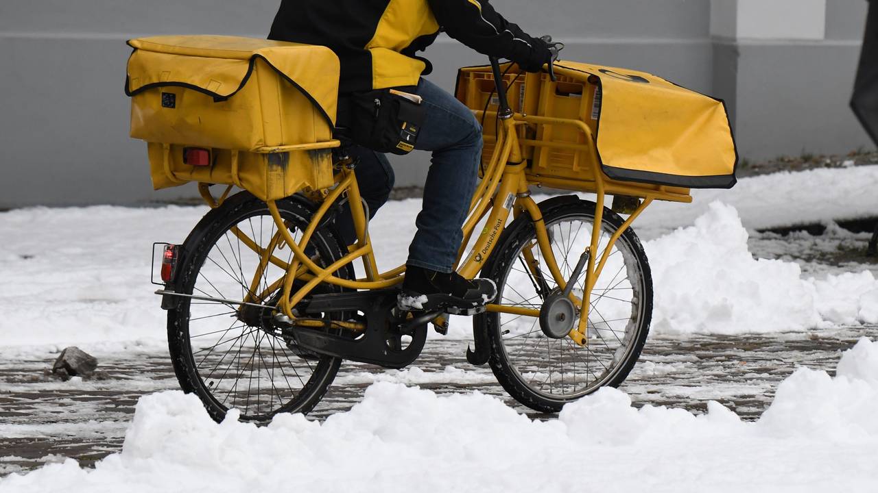 Die Deutsche Post hat viel zu tun: Eine Frau berichtete nun von einem unzustellbaren Brief, der wegen eines fatalen Fehlers zurück zu ihr gekommen war. Unser Symbolbild wurde im Januar 2021 gemacht.