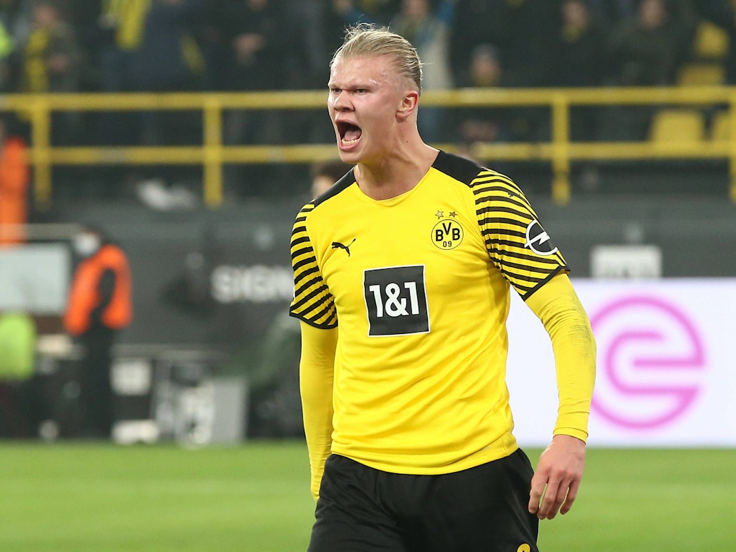 Erling Haaland  jubelt über sein Tor gegen Fürth.