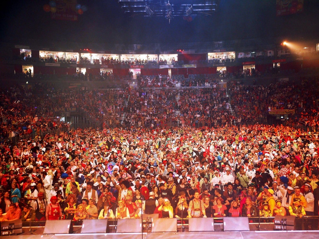 Jecken in der Lachenden Arena